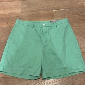 Vineyard Vines Dock Shorts - 38